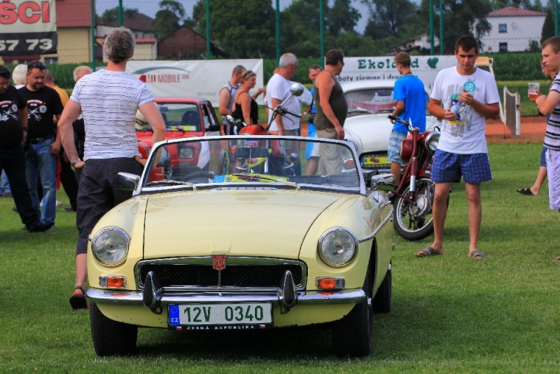 Zdjęcie w galerii na portalu naszwodzislaw.com: Zabytkowe pojazdy zjechały do Zabełkowa wiadomości z regionu