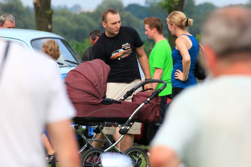 Zdjęcie w galerii na portalu naszwodzislaw.com: Zabytkowe pojazdy zjechały do Zabełkowa wiadomości z regionu