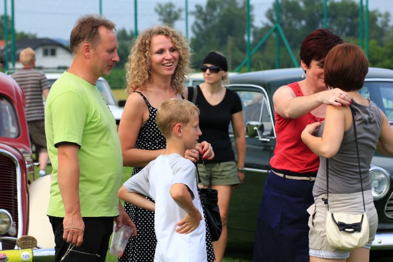 Zdjęcie w galerii na portalu naszwodzislaw.com: Zabytkowe pojazdy zjechały do Zabełkowa wiadomości z regionu