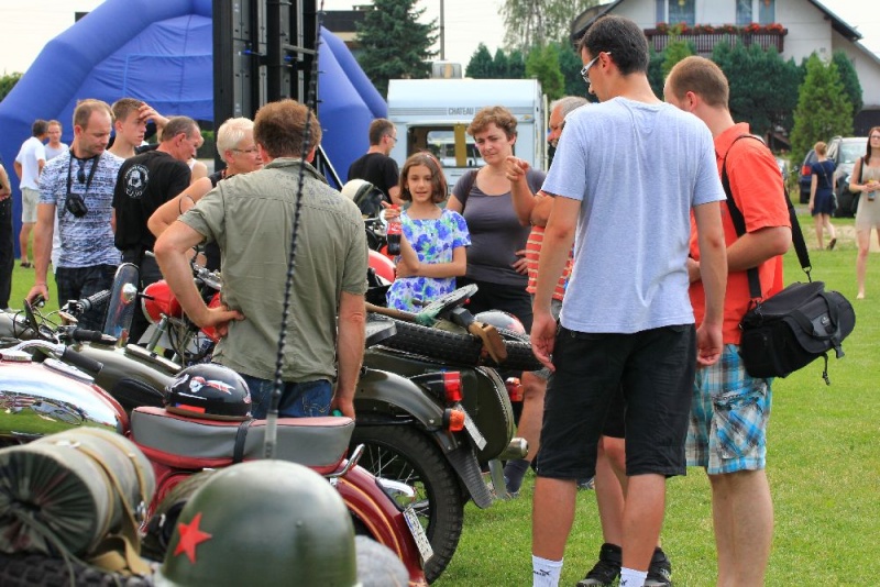 Zdjęcie w galerii na portalu naszwodzislaw.com: Zabytkowe pojazdy zjechały do Zabełkowa wiadomości z regionu
