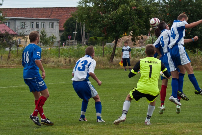 Zdjęcie w galerii na portalu naszwodzislaw.com: Przyszłość Rogów remisuje z Krzyżanowicami wiadomości z regionu