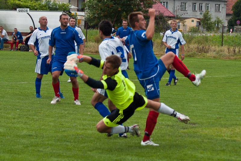 Zdjęcie w galerii na portalu naszwodzislaw.com: Przyszłość Rogów remisuje z Krzyżanowicami wiadomości z regionu