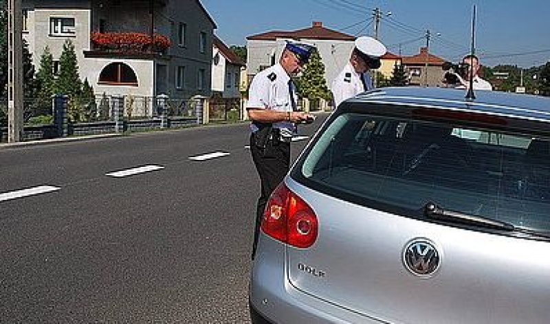 Zdjęcie w galerii na portalu naszwodzislaw.com: Wyznanie miłości podczas kontroli trzeźwości wiadomości z regionu