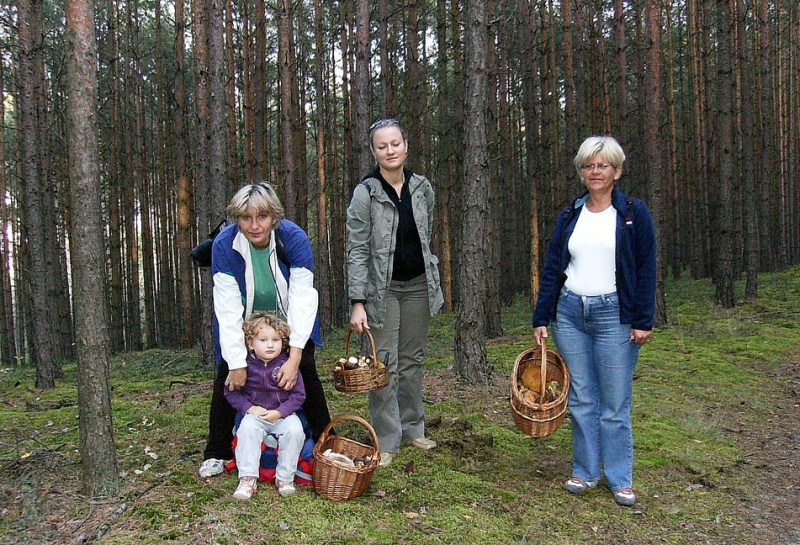 Zdjęcie w galerii na portalu naszwodzislaw.com: Pierwszą wypłatę wydała na książki wiadomości z regionu