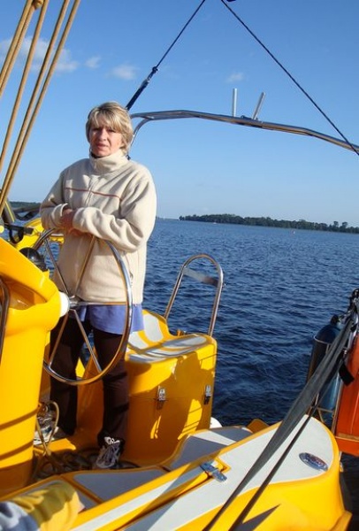 Zdjęcie w galerii na portalu naszwodzislaw.com: Pierwszą wypłatę wydała na książki wiadomości z regionu