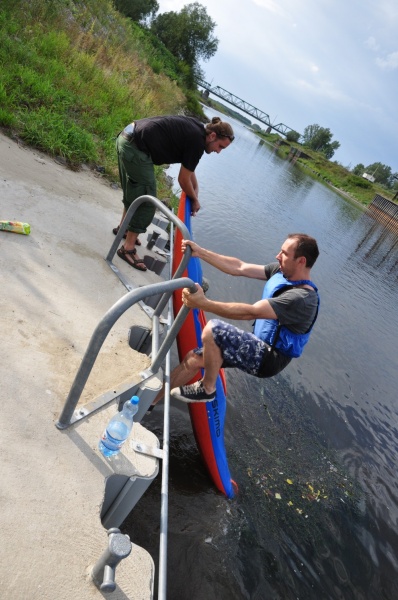 Zdjęcie w galerii na portalu naszwodzislaw.com: Odra dała im mocno popalić wiadomości z regionu