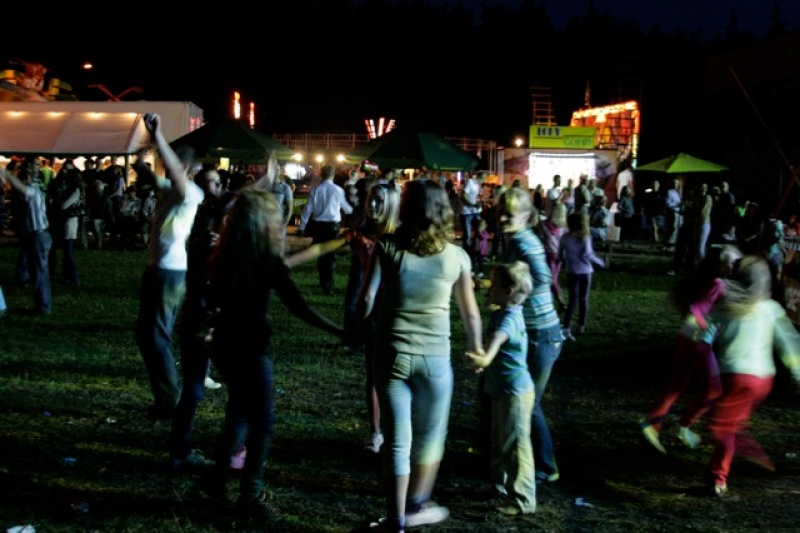 Zdjęcie w galerii na portalu naszwodzislaw.com: Kuźnia: I Festiwal Kapel Weselnych wiadomości z regionu