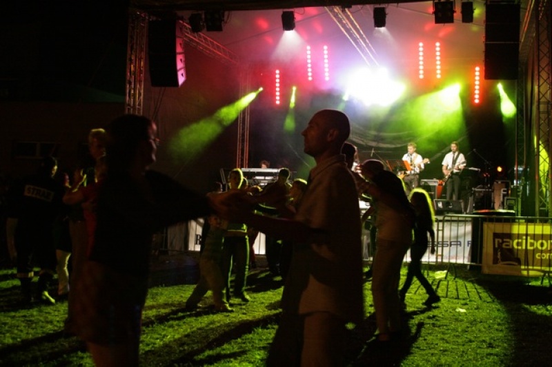 Zdjęcie w galerii na portalu naszwodzislaw.com: Kuźnia: I Festiwal Kapel Weselnych wiadomości z regionu