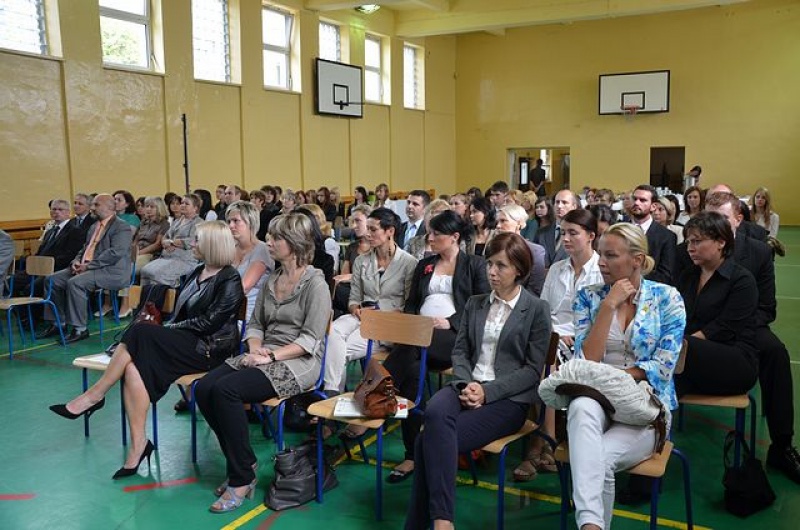 Zdjęcie w galerii na portalu naszwodzislaw.com: Uroczyście rozpoczęli nowy rok szkolny wiadomości z regionu