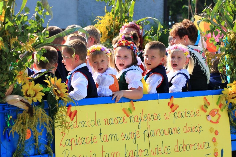 Zdjęcie w galerii na portalu naszwodzislaw.com: W Lubomi prawdziwa dożynkowa rewia wiadomości z regionu