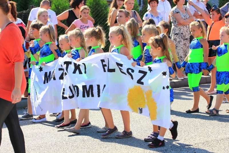 Zdjęcie w galerii na portalu naszwodzislaw.com: W Lubomi prawdziwa dożynkowa rewia wiadomości z regionu