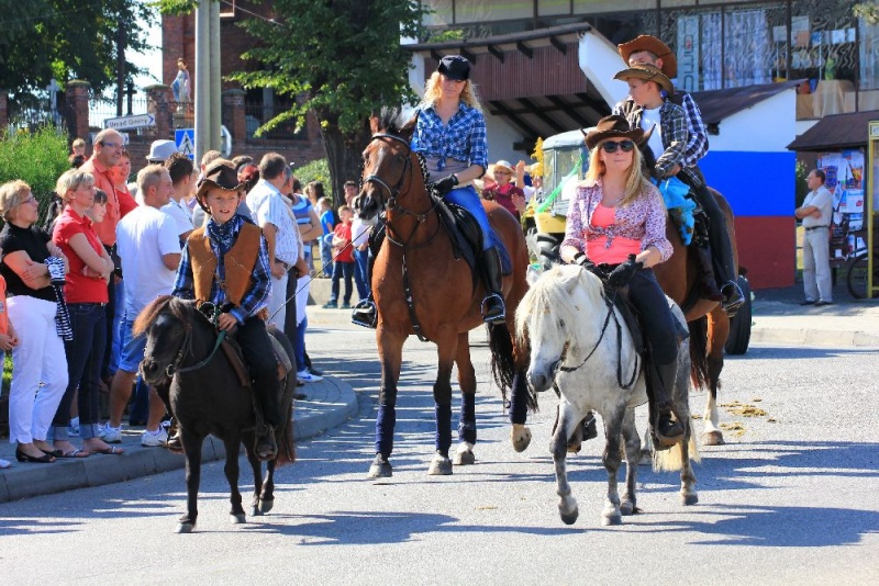 Zdjęcie w galerii na portalu naszwodzislaw.com: W Lubomi prawdziwa dożynkowa rewia wiadomości z regionu