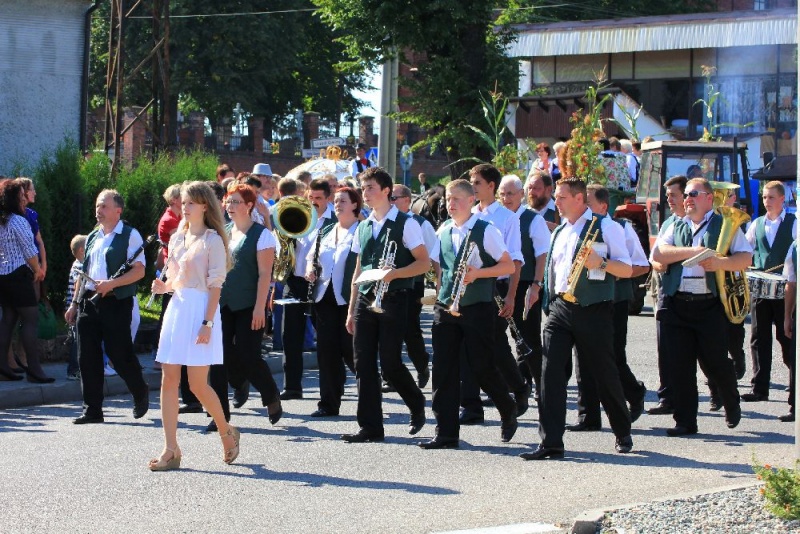 Zdjęcie w galerii na portalu naszwodzislaw.com: W Lubomi prawdziwa dożynkowa rewia wiadomości z regionu