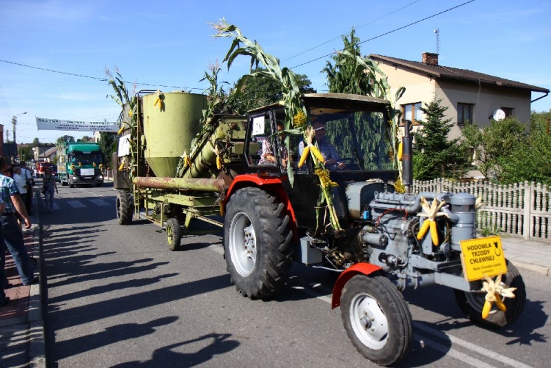 Zdjęcie w galerii na portalu naszwodzislaw.com: W Lubomi prawdziwa dożynkowa rewia wiadomości z regionu