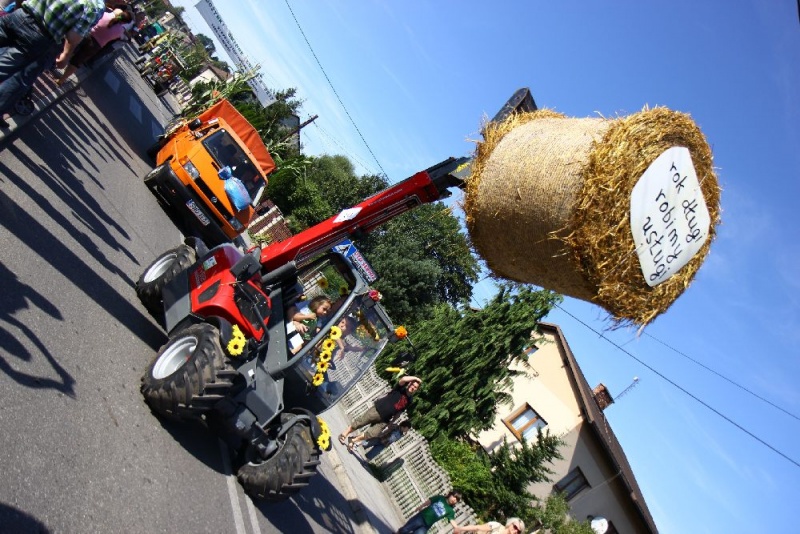 Zdjęcie w galerii na portalu naszwodzislaw.com: W Lubomi prawdziwa dożynkowa rewia wiadomości z regionu