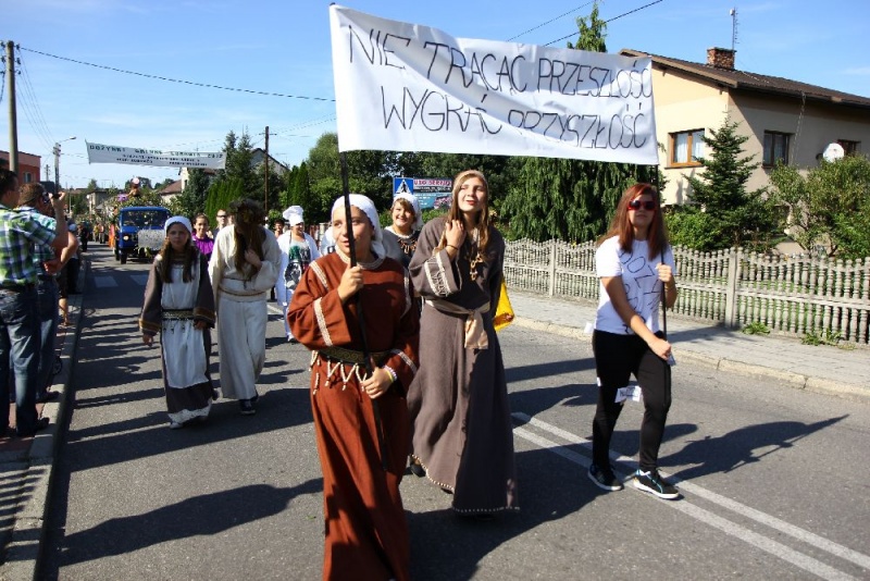 Zdjęcie w galerii na portalu naszwodzislaw.com: W Lubomi prawdziwa dożynkowa rewia wiadomości z regionu