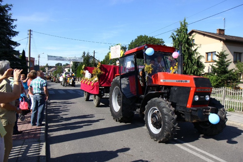 Zdjęcie w galerii na portalu naszwodzislaw.com: W Lubomi prawdziwa dożynkowa rewia wiadomości z regionu