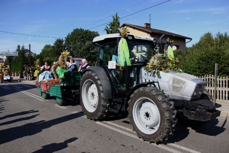 Zdjęcie w galerii na portalu naszwodzislaw.com: W Lubomi prawdziwa dożynkowa rewia wiadomości z regionu