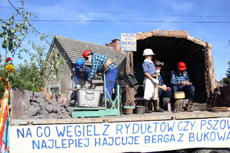 Zdjęcie w galerii na portalu naszwodzislaw.com: W Lubomi prawdziwa dożynkowa rewia wiadomości z regionu