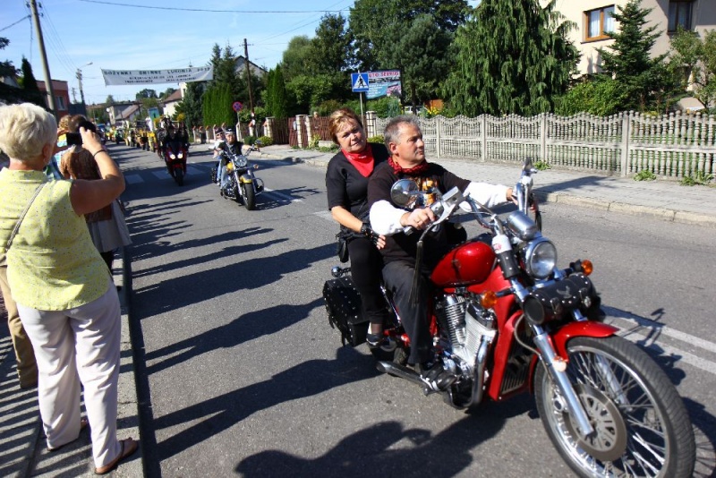 Zdjęcie w galerii na portalu naszwodzislaw.com: W Lubomi prawdziwa dożynkowa rewia wiadomości z regionu