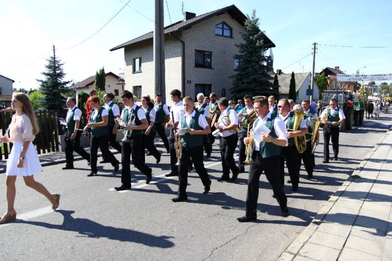 Zdjęcie w galerii na portalu naszwodzislaw.com: W Lubomi prawdziwa dożynkowa rewia wiadomości z regionu