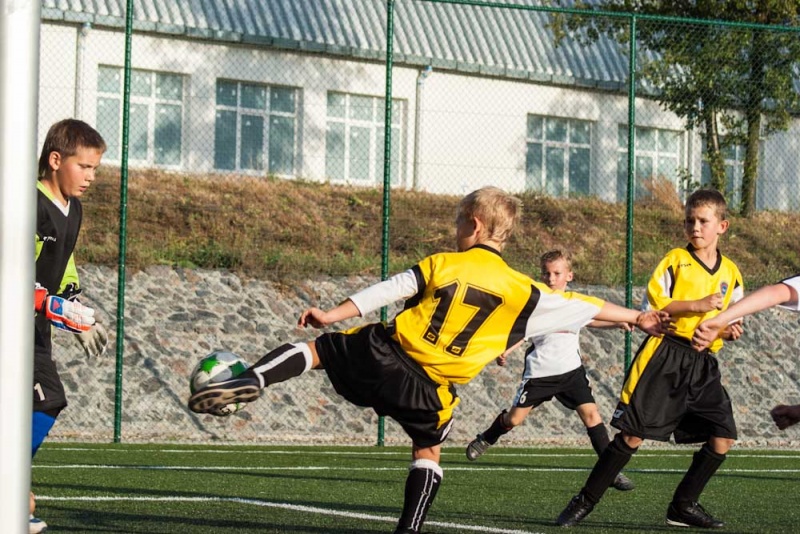 Zdjęcie w galerii na portalu naszwodzislaw.com: Przyszłość pokonała Naprzód wiadomości z regionu