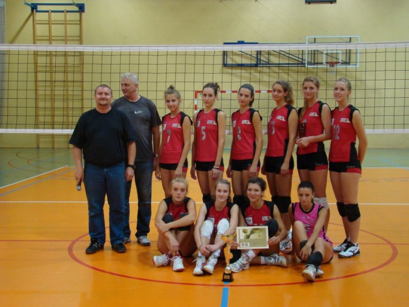 Zdjęcie w galerii na portalu naszwodzislaw.com: Towarzyski turniej piłki siatkowej kobiet wiadomości z regionu