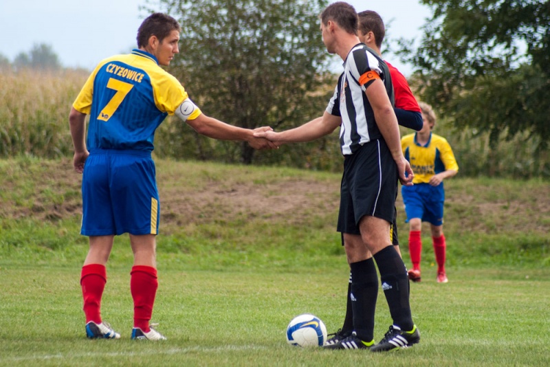 Zdjęcie w galerii na portalu naszwodzislaw.com: Hat-trick Jeziorskiego zapewnił trzy punkty wiadomości z regionu