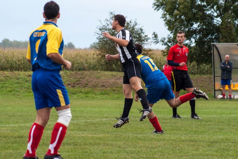 Zdjęcie w galerii na portalu naszwodzislaw.com: Hat-trick Jeziorskiego zapewnił trzy punkty wiadomości z regionu