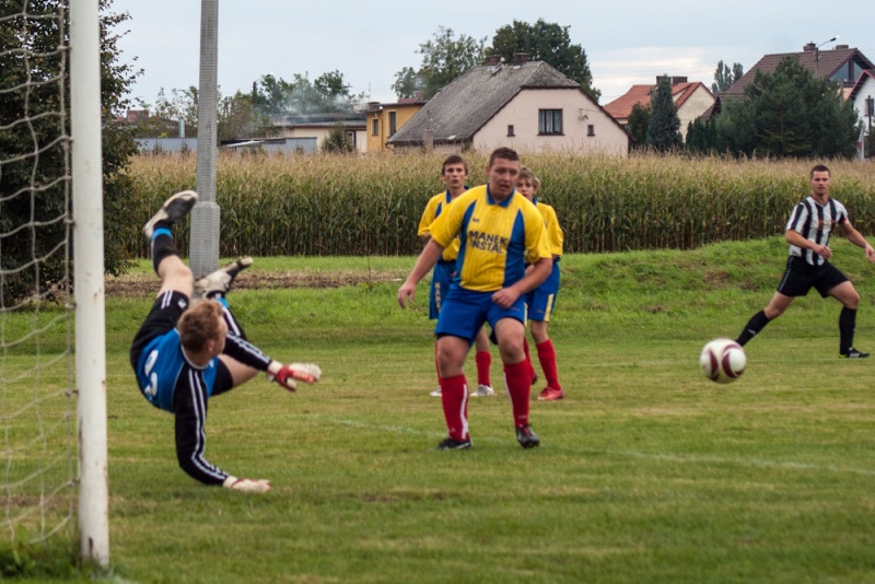 Zdjęcie w galerii na portalu naszwodzislaw.com: Hat-trick Jeziorskiego zapewnił trzy punkty wiadomości z regionu