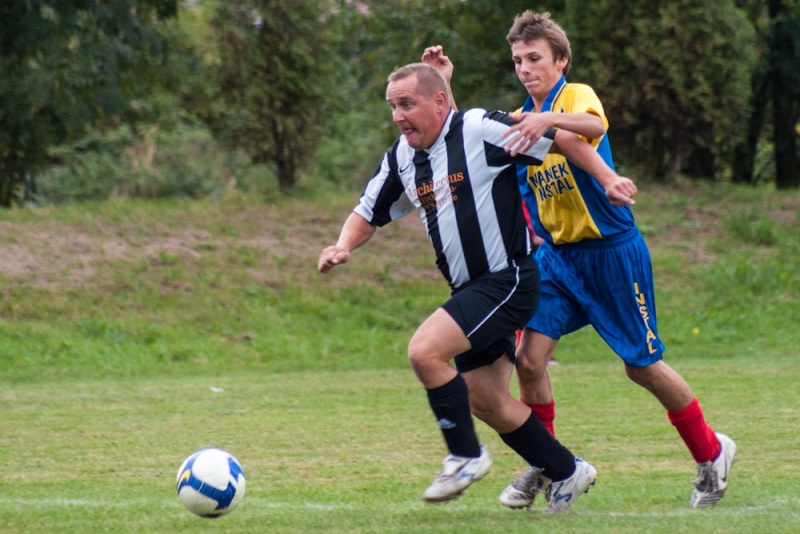 Zdjęcie w galerii na portalu naszwodzislaw.com: Hat-trick Jeziorskiego zapewnił trzy punkty wiadomości z regionu