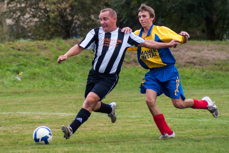 Zdjęcie w galerii na portalu naszwodzislaw.com: Hat-trick Jeziorskiego zapewnił trzy punkty wiadomości z regionu