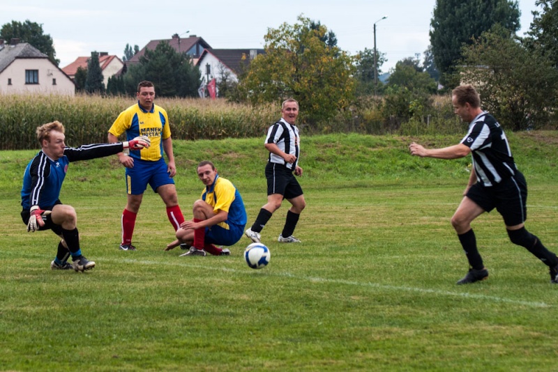 Zdjęcie w galerii na portalu naszwodzislaw.com: Hat-trick Jeziorskiego zapewnił trzy punkty wiadomości z regionu