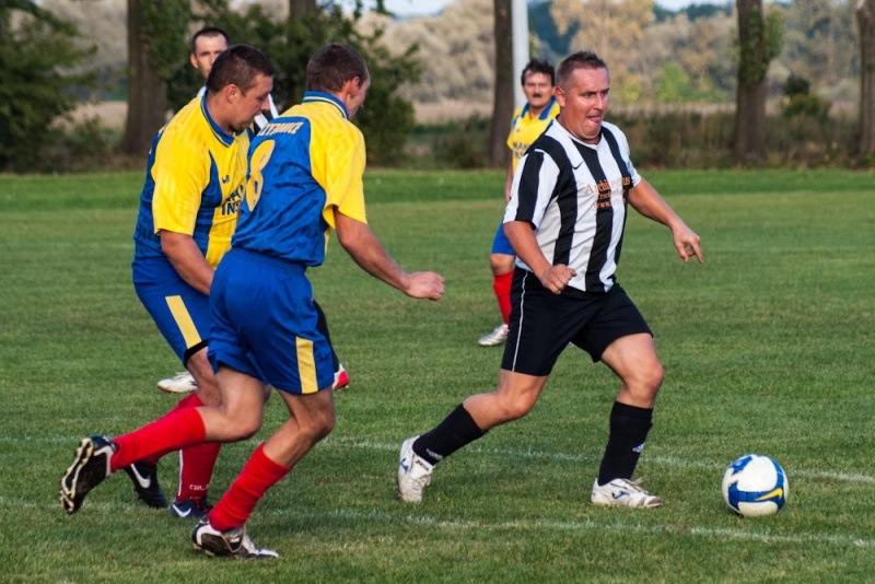 Zdjęcie w galerii na portalu naszwodzislaw.com: Hat-trick Jeziorskiego zapewnił trzy punkty wiadomości z regionu