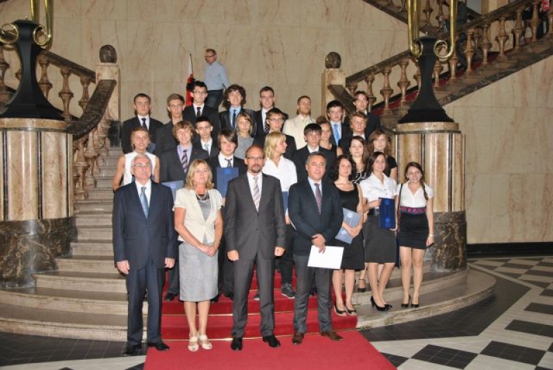 Zdjęcie w galerii na portalu naszwodzislaw.com: Adam Barteczko wśród najzdolniejszych uczniów województwa śląskiego wiadomości z regionu