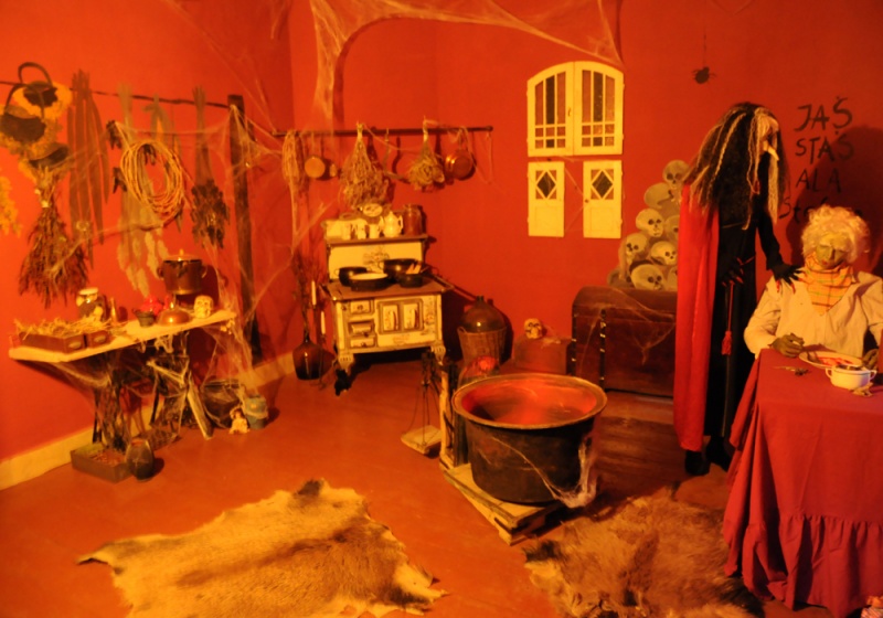 Zdjęcie w galerii na portalu naszwodzislaw.com: W muzeum horroru już straszy wiadomości z regionu