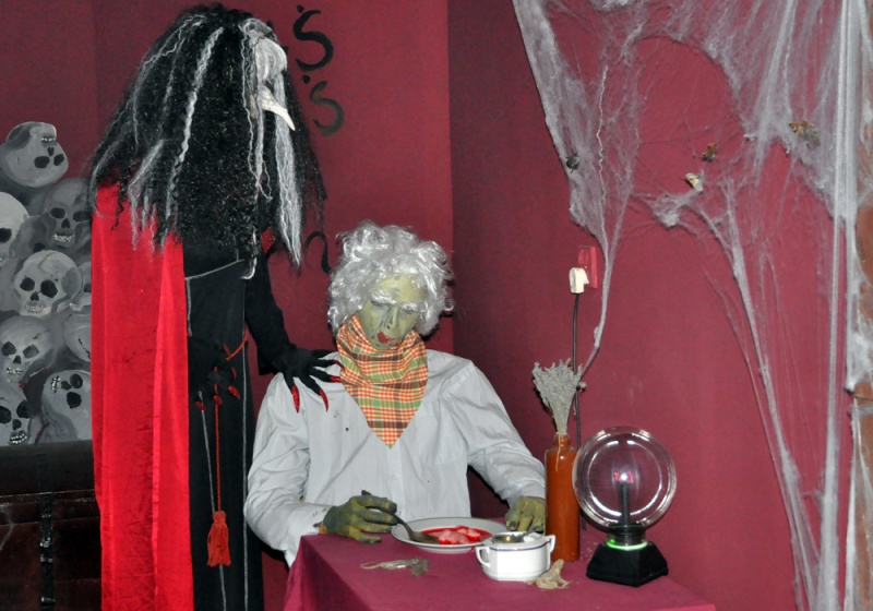 Zdjęcie w galerii na portalu naszwodzislaw.com: W muzeum horroru już straszy wiadomości z regionu