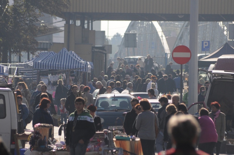Zdjęcie w galerii na portalu naszwodzislaw.com: Rekordowy jarmark na granicy wiadomości z regionu