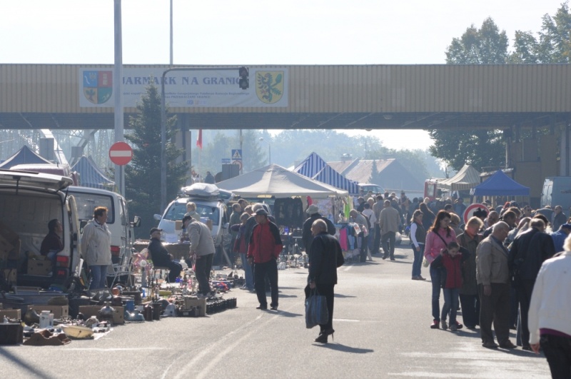 Zdjęcie w galerii na portalu naszwodzislaw.com: Rekordowy jarmark na granicy wiadomości z regionu