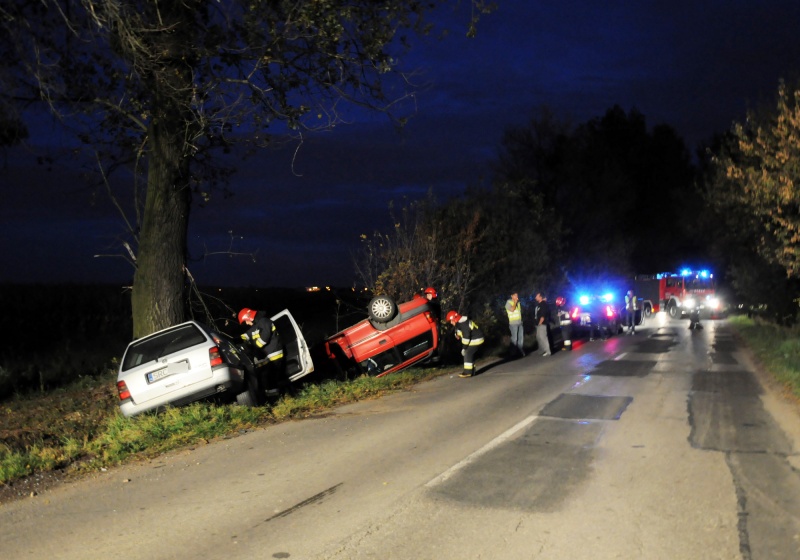 Zdjęcie w galerii na portalu naszwodzislaw.com: Zderzenie dwóch aut przed Lubomią wiadomości z regionu