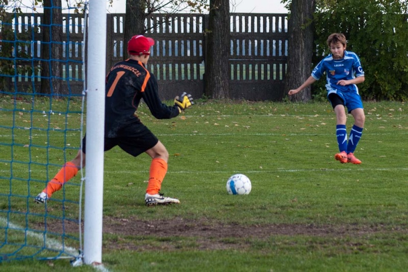 Zdjęcie w galerii na portalu naszwodzislaw.com: Gosław Jedłownik rozbił trampkarzy Owsiszcz wiadomości z regionu