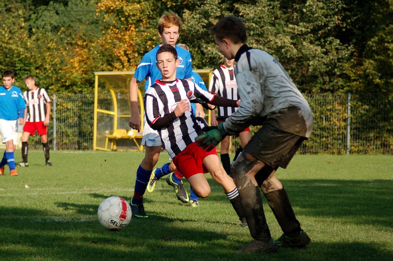 Zdjęcie w galerii na portalu naszwodzislaw.com: Naprzód Czyżowice rozgromił Unię wiadomości z regionu