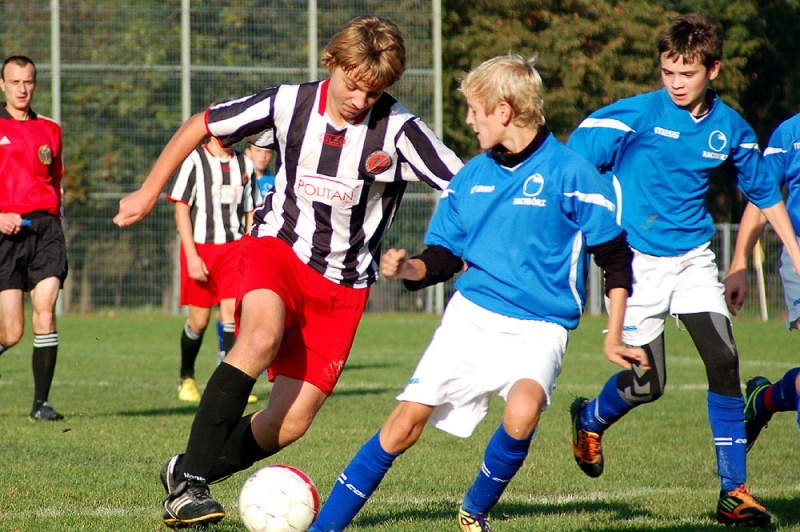 Zdjęcie w galerii na portalu naszwodzislaw.com: Naprzód Czyżowice rozgromił Unię wiadomości z regionu