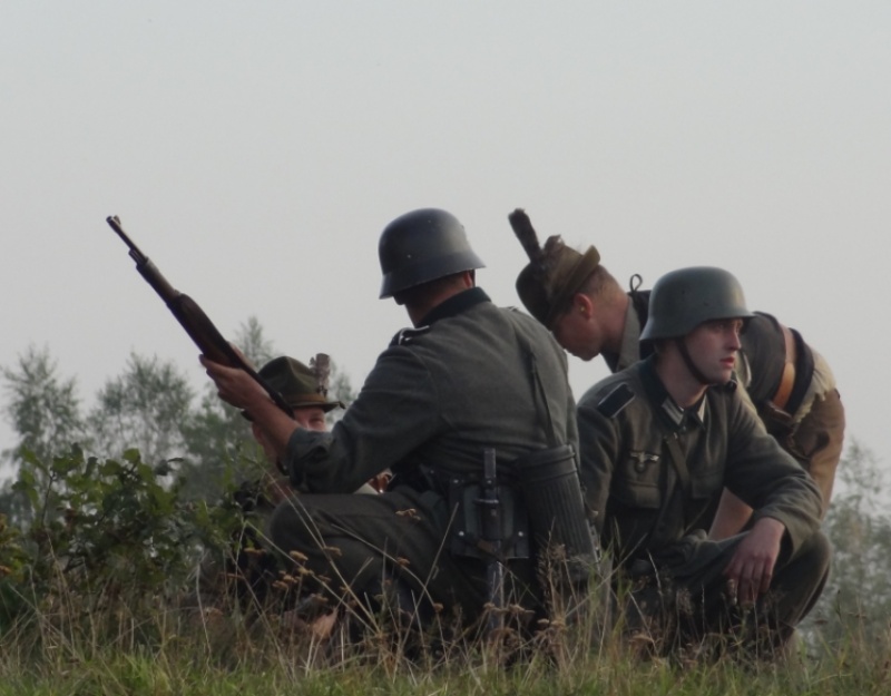 Zdjęcie w galerii na portalu naszwodzislaw.com: Wehrmacht zaatakował przy grobie bordynowskiej pani wiadomości z regionu