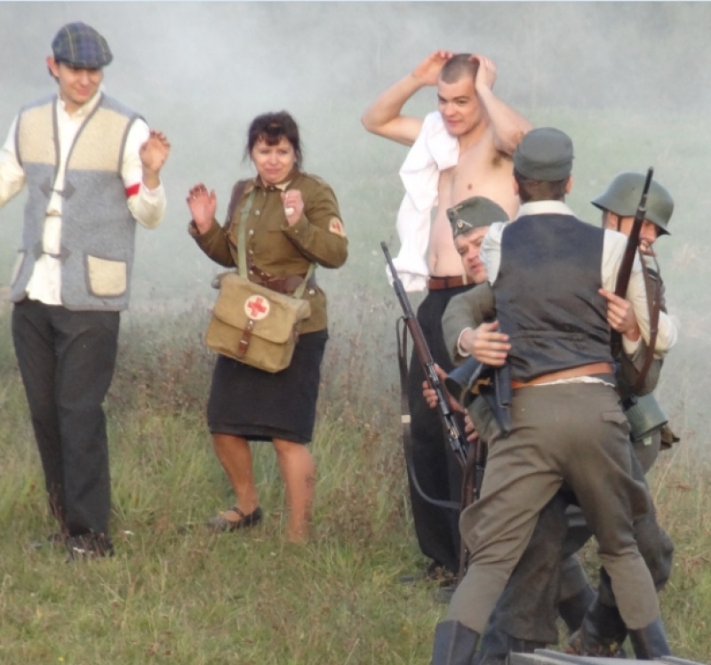 Zdjęcie w galerii na portalu naszwodzislaw.com: Wehrmacht zaatakował przy grobie bordynowskiej pani wiadomości z regionu