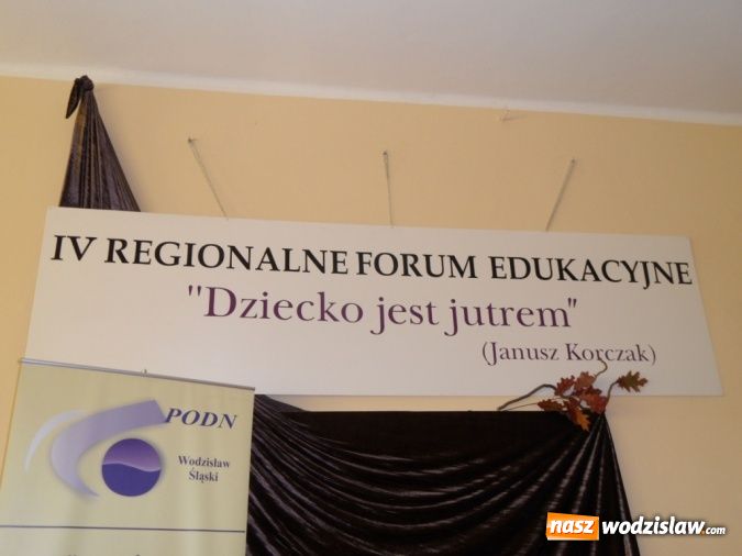 Zdjęcie w galerii na portalu naszwodzislaw.com: W Roku Korczaka dyskutowali o prawach dziecka wiadomości z regionu