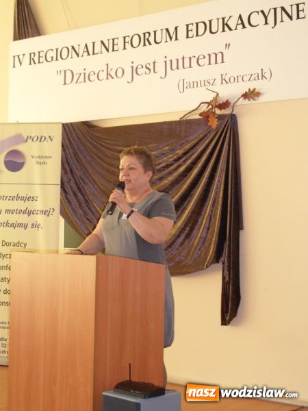 Zdjęcie w galerii na portalu naszwodzislaw.com: W Roku Korczaka dyskutowali o prawach dziecka wiadomości z regionu