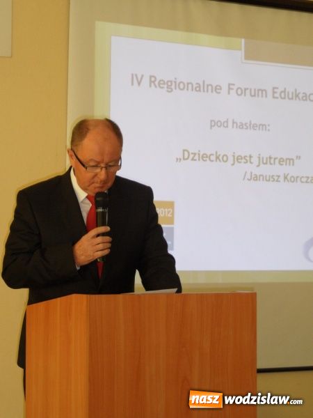 Zdjęcie w galerii na portalu naszwodzislaw.com: W Roku Korczaka dyskutowali o prawach dziecka wiadomości z regionu