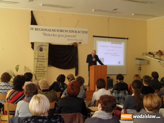 Zdjęcie w galerii na portalu naszwodzislaw.com: W Roku Korczaka dyskutowali o prawach dziecka wiadomości z regionu