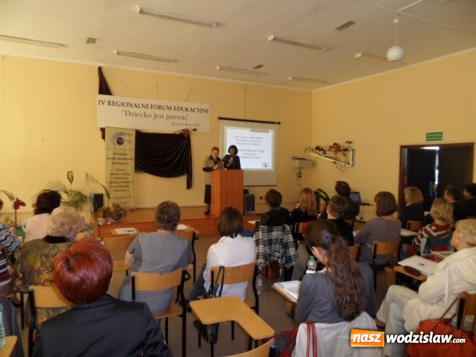 Zdjęcie w galerii na portalu naszwodzislaw.com: W Roku Korczaka dyskutowali o prawach dziecka wiadomości z regionu